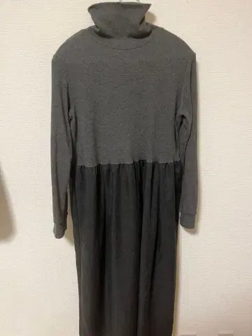 미즈이로 인드 그레이 니트 원피스