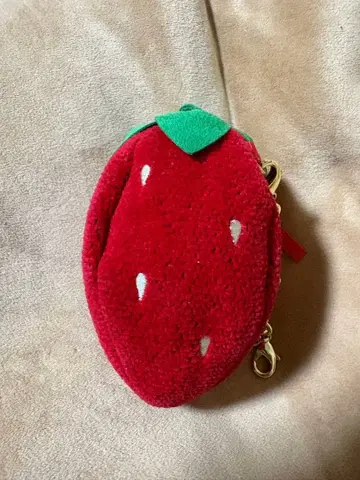 페일러 LOVERARY BY FEILER 이치고 모양 파우치