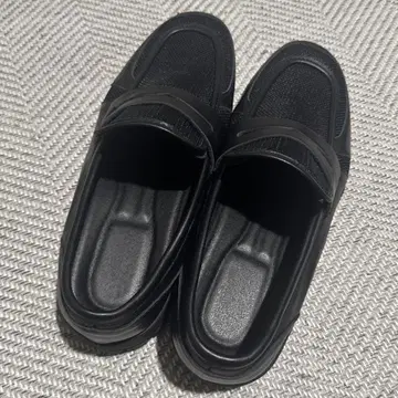 오프닝 액트 비브람 밑창 로퍼 블랙 메쉬 가죽