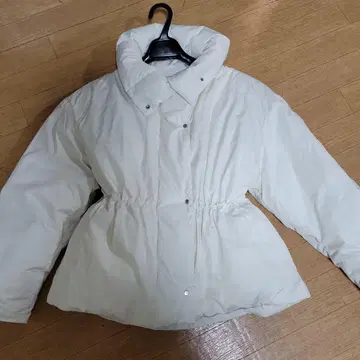 GREEN LABEL RELAXING 화이트 다운 자켓