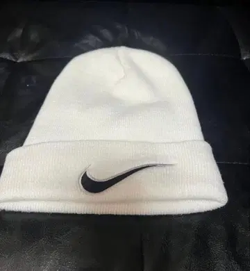 Nike 화이트 니트 모자 90s