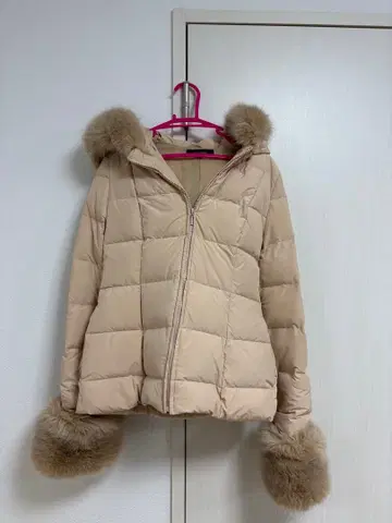 rienda 후드 부착 베이지 다운 자켓