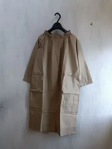 아두이트리스테스 로이시르 코튼 프릴 칼라 원피스 튜닉