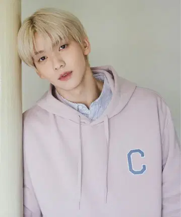 COVERNAT C 로고 후디 TXT 수빈 착용