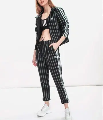 완판템 미사용 아디다스 오리지널스 핀스트라이프 데님 자켓