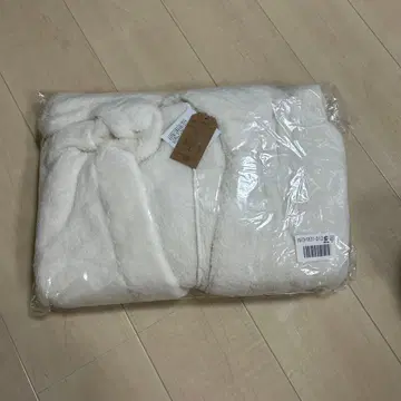 플리스 후드 부착 가디건 화이트