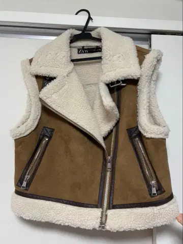 무스탕 스타일 슬리브리스 자켓 ZARA 플라이트 자켓