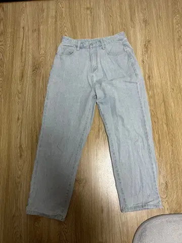 라이트 블루 스트레이트 데님 팬츠