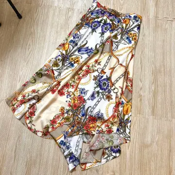 꽃무늬 플레어 스커트