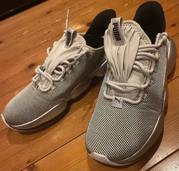 PUMA HYBRID 스니커즈, 세련된 화이트 블랙 실버!