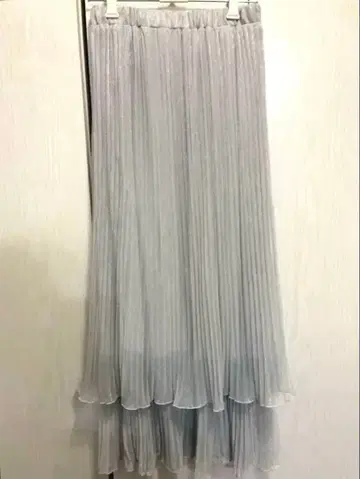 JEANASiS 그레이 실버 라메 플리츠 스커트 플레어 헴 F 사이즈