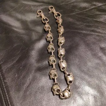 THIRTEEN DESIGNS 라지 스컬 지갑 체인