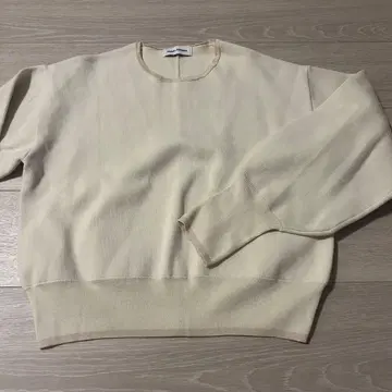 EMMEL REFINES 베이지 화이트 니트