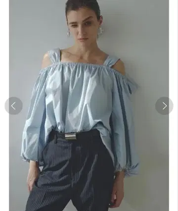 [새상품급] styling/ 오프숄더 개더 블라우스 정가 24750엔!