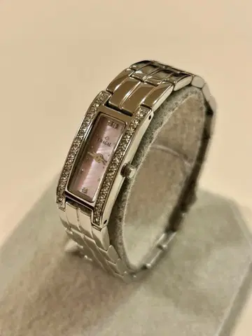 샤갈 SWISS MADE 보석 장식 여성용 손목시계 작동