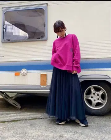 [ Tranoi 트라노이 ] 사이드 슬릿 맨투맨 블랙