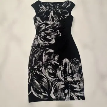 LAUREN 저리 소재 꽃무늬 슬리브리스 무릎 기장 원피스