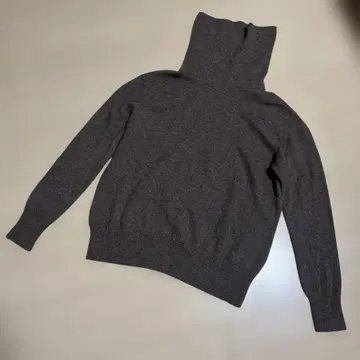 유니클로 캐시미어 100% 터틀넥 니트