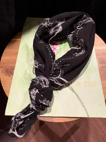 archivio j.m.ribot 비스코스 실크 스카프