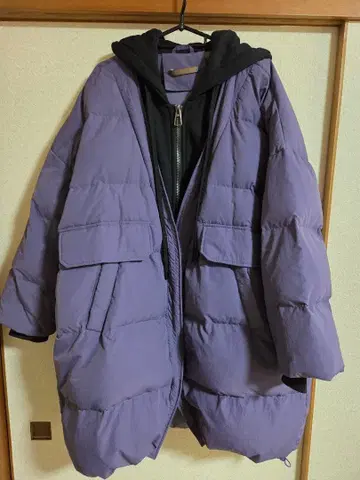 드로스트 사양 다운 자켓 후드 부착 루즈핏