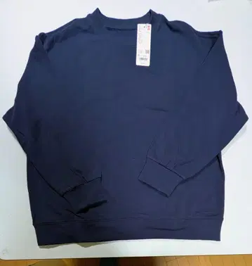 UNlQLO 네이비 크루넥 긴팔 맨투맨