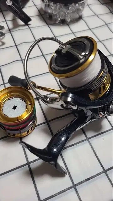 DAIWA 18 레갈리스 LEGALIS LT 2000S+1000S 스풀