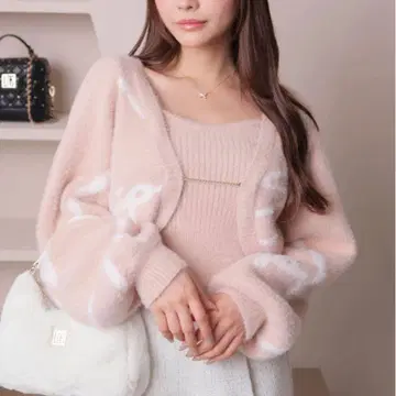 립 서비스 뉴앙스 라인 페더 니트 앙상블