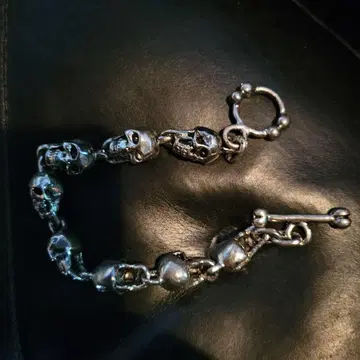 스컬 디자인 실버 팔찌