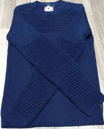 AJ Armani Jeans 네이비 스웨터 S