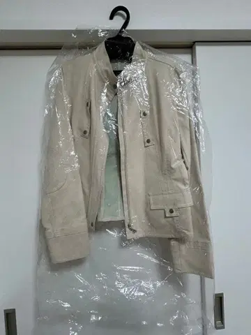 UNSPECK 베이지 트렌치코트