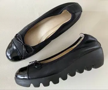 HILLS AVENEW 힐즈아베뉴 웨이브 밑창 통굽 블랙