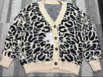 [ 새상품 ] coca 코카 레오파드 무늬 가디건 프리 사이즈 V넥