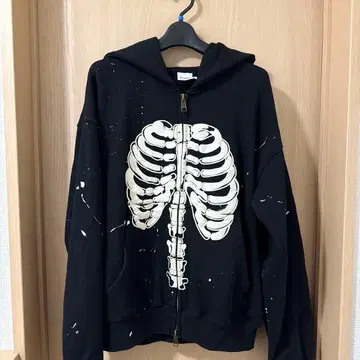 WISH FOREVER 스켈레톤 프린트 후드티 블랙