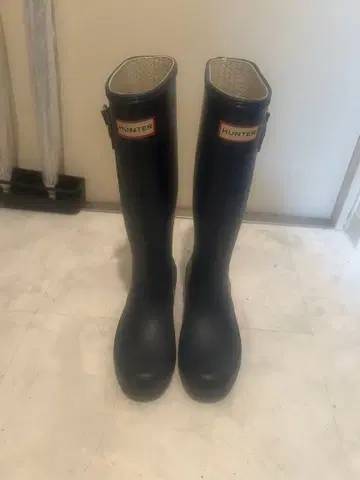 HUNTER 네이비 장화 버클 포함