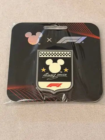 한정판 미키마우스 F1 콜라보 배지 미개봉 디즈니