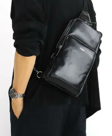 네이비 매킨토시 철학 바디백 숄더 가죽