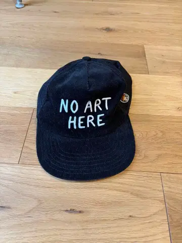 POGGY 2G NO ART HERE 블랙 캡