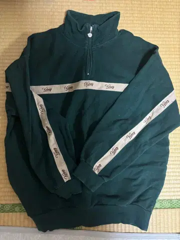 다크 그린 하프 지퍼 맨투맨