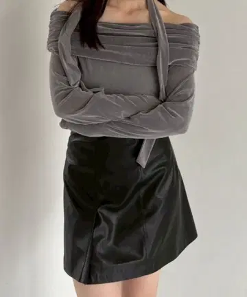 FRAY I.D 가죽 라이크 아지메 턱 미니 스커트