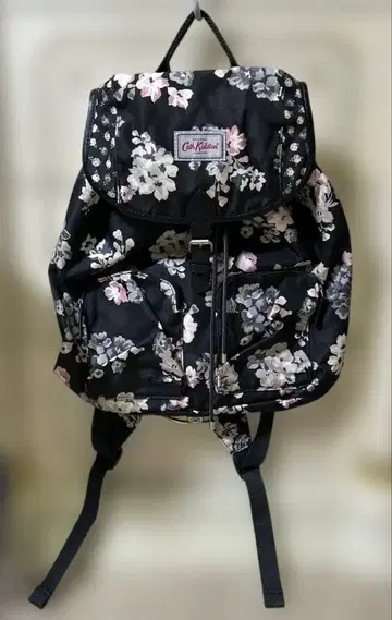 Cath Kidston 플라워 프린트 백팩