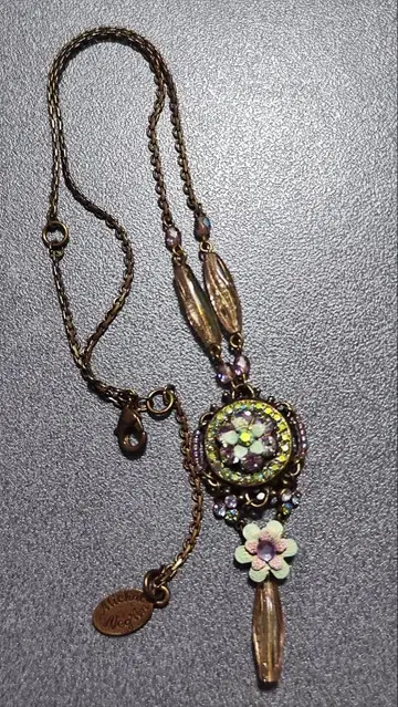 빈티지풍 플라워 목걸이 미하엘 네그린