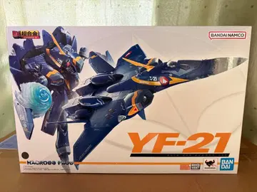 반다이 DX 초합금 YF-21 마크로스 플러스