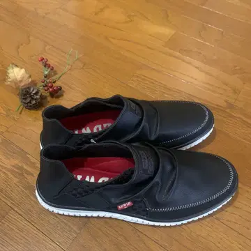 EDWIN 블랙 슬립온 스니커즈