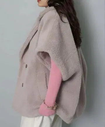 미사용 새상품 Arpege story 아르페쥬 스토리 보아 판초 코트