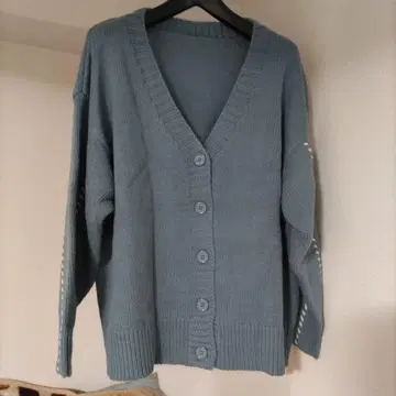 새상품, 미사용 그레이 V넥 가디건 두꺼운 원단 긴팔