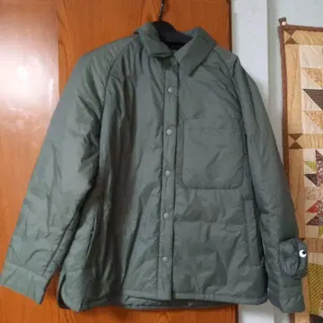 유니클로 아냐 힌드마치 자켓