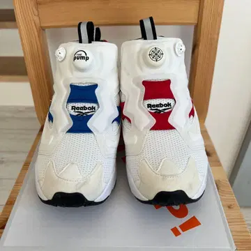 Reebok The Pump 화이트/블루/레드