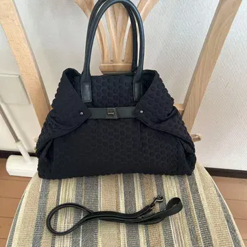 아크리스 도트 패턴 블랙 토트백