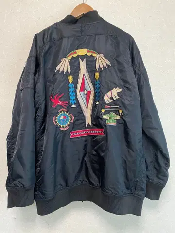 차이하네 디자인 블랙 MA-1 스타일