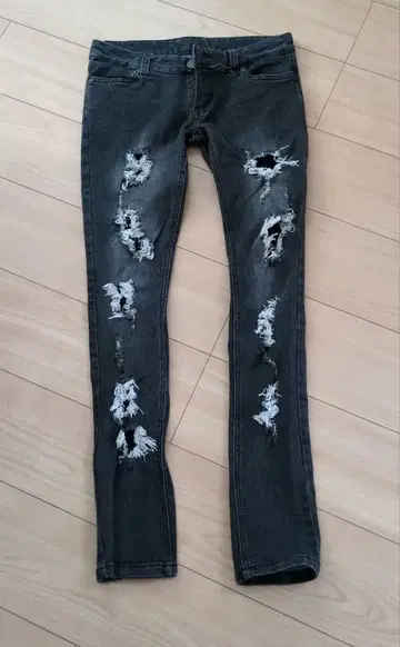 ATTENTION 데미지 가공 다크 그레이 스키니 청바지